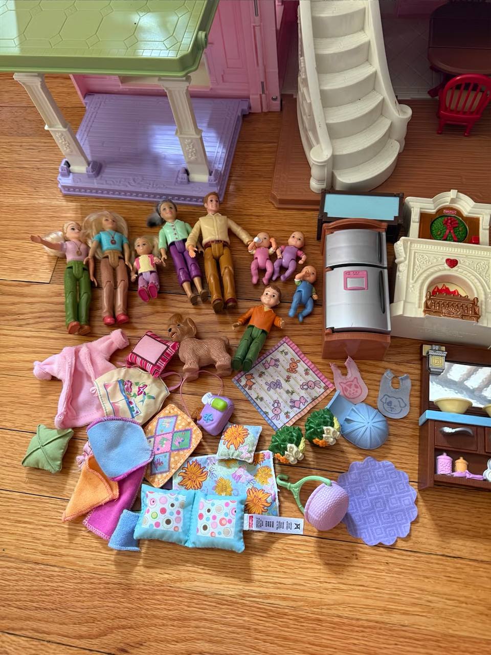 Fisher-Price Loving Family Dollhouse with Furniture, Accessories & Figures – Complete Set