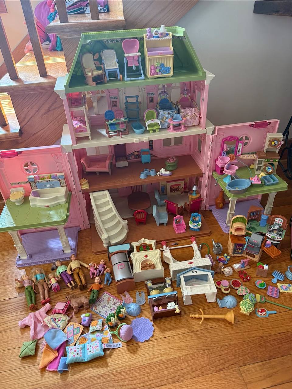 Fisher-Price Loving Family Dollhouse with Furniture, Accessories & Figures – Complete Set