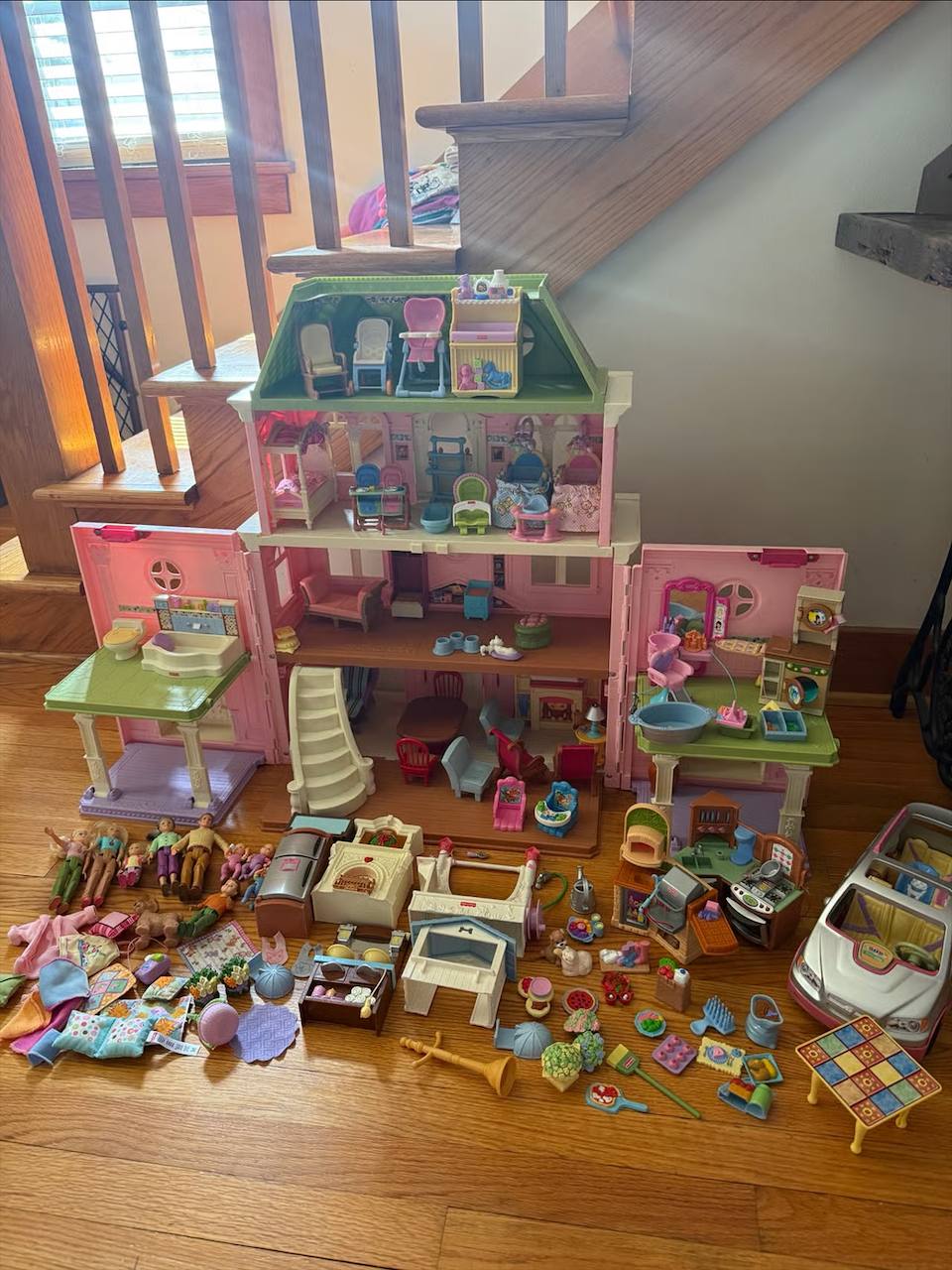 Fisher-Price Loving Family Dollhouse with Furniture, Accessories & Figures – Complete Set