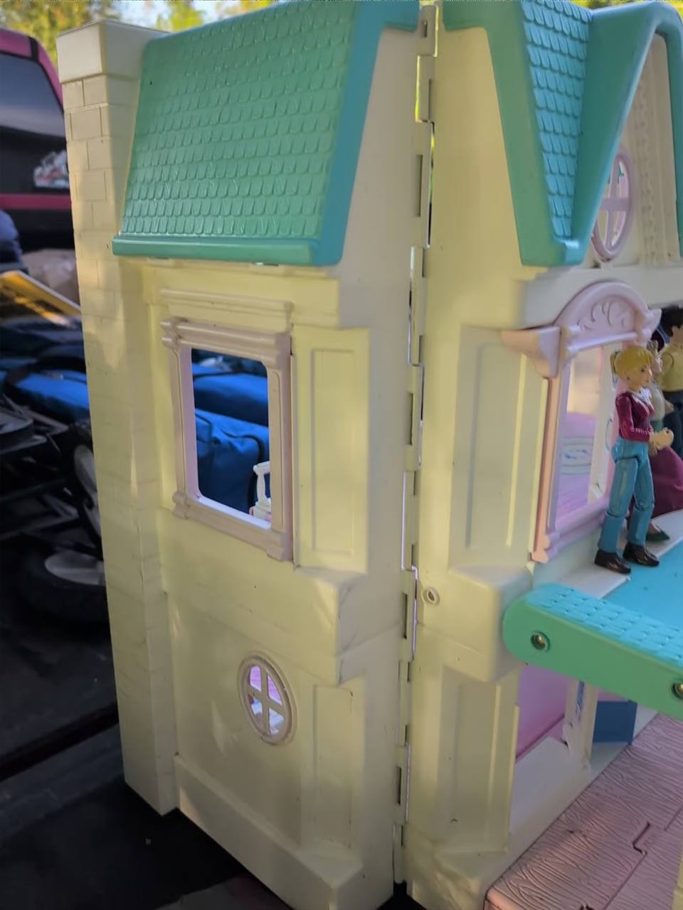 Vintage 1993 Fisher Price Loving Family Dream Folding Doll House + Accessories