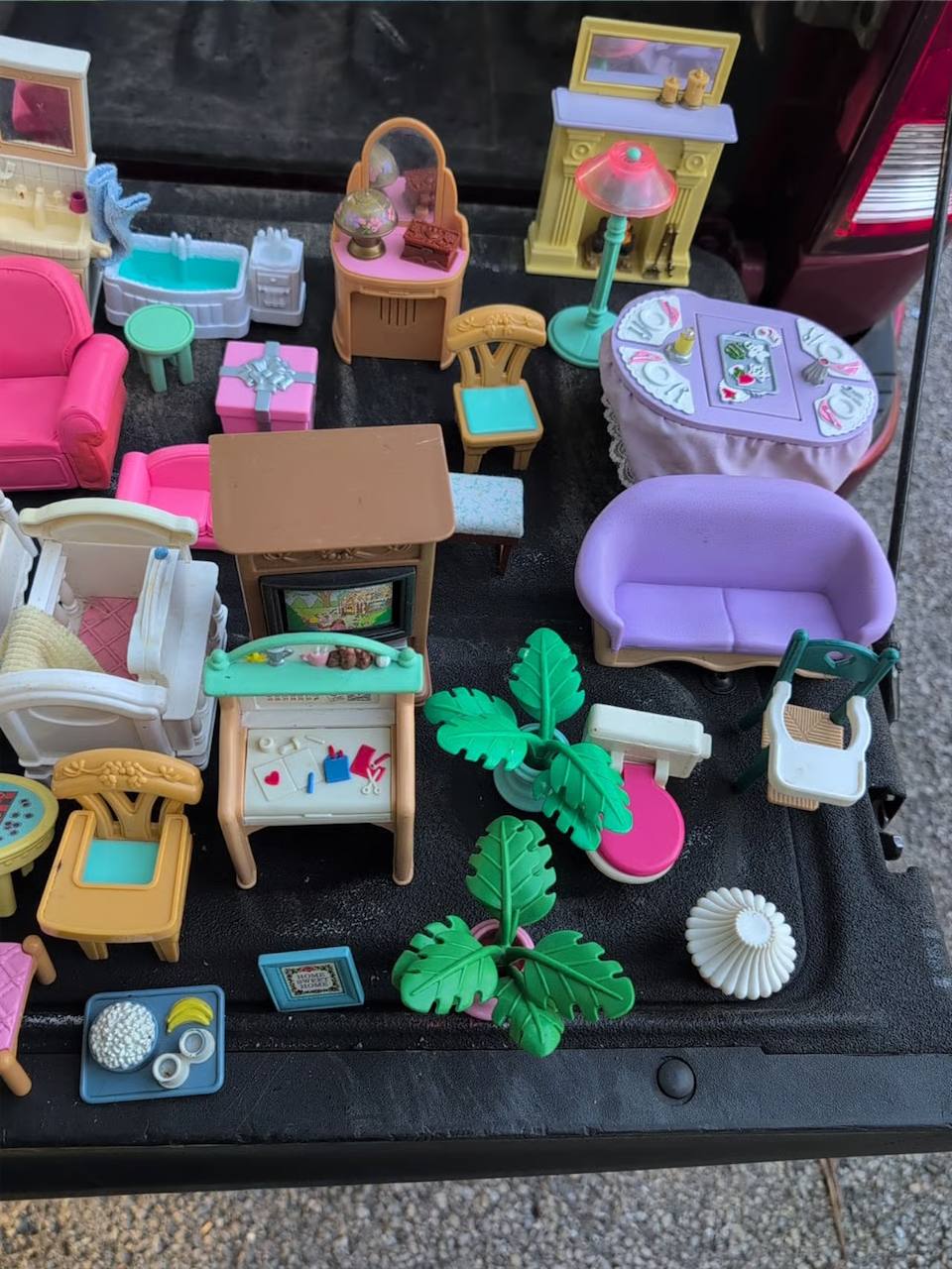 Vintage 1993 Fisher Price Loving Family Dream Folding Doll House + Accessories