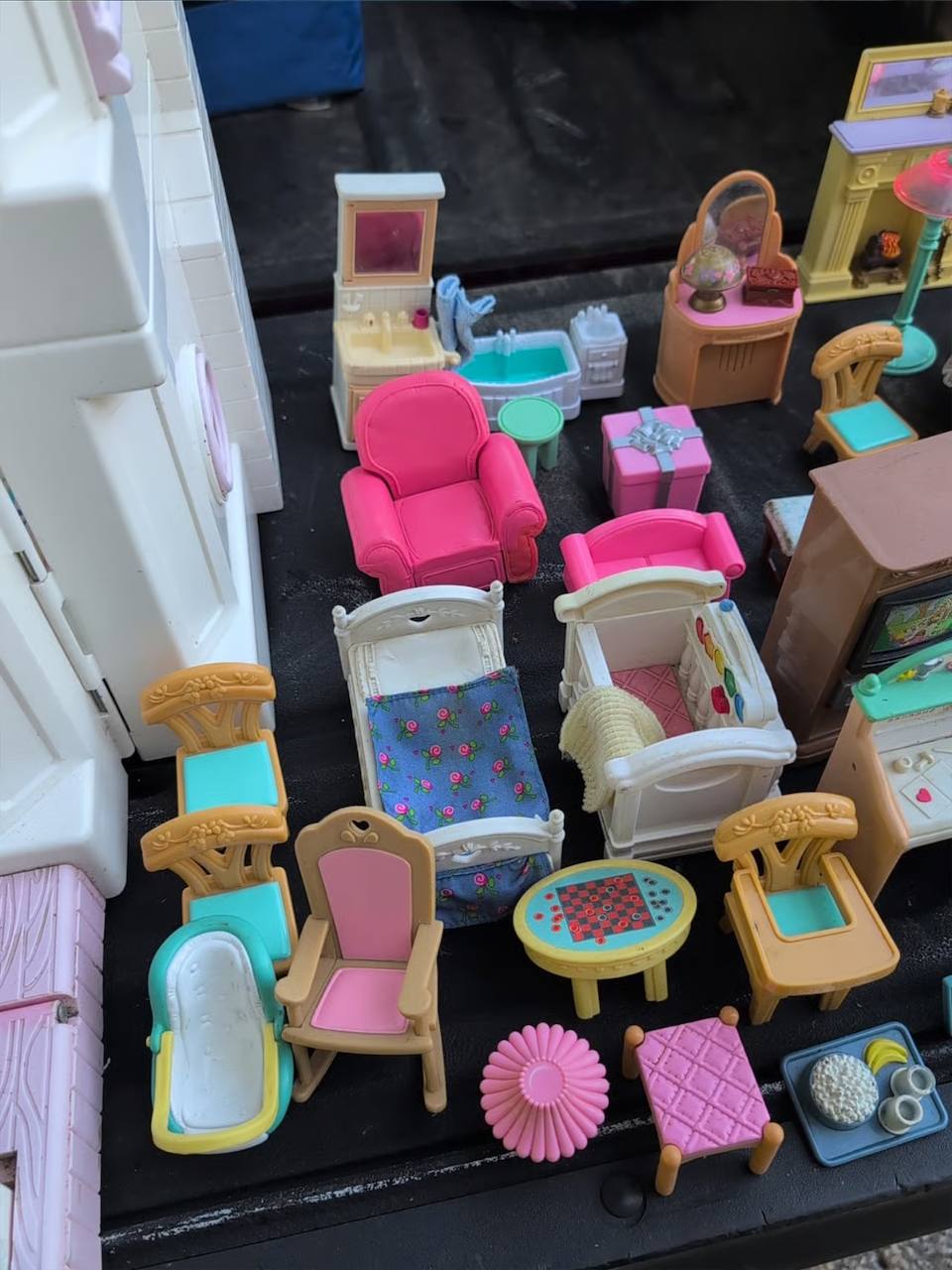 Vintage 1993 Fisher Price Loving Family Dream Folding Doll House + Accessories